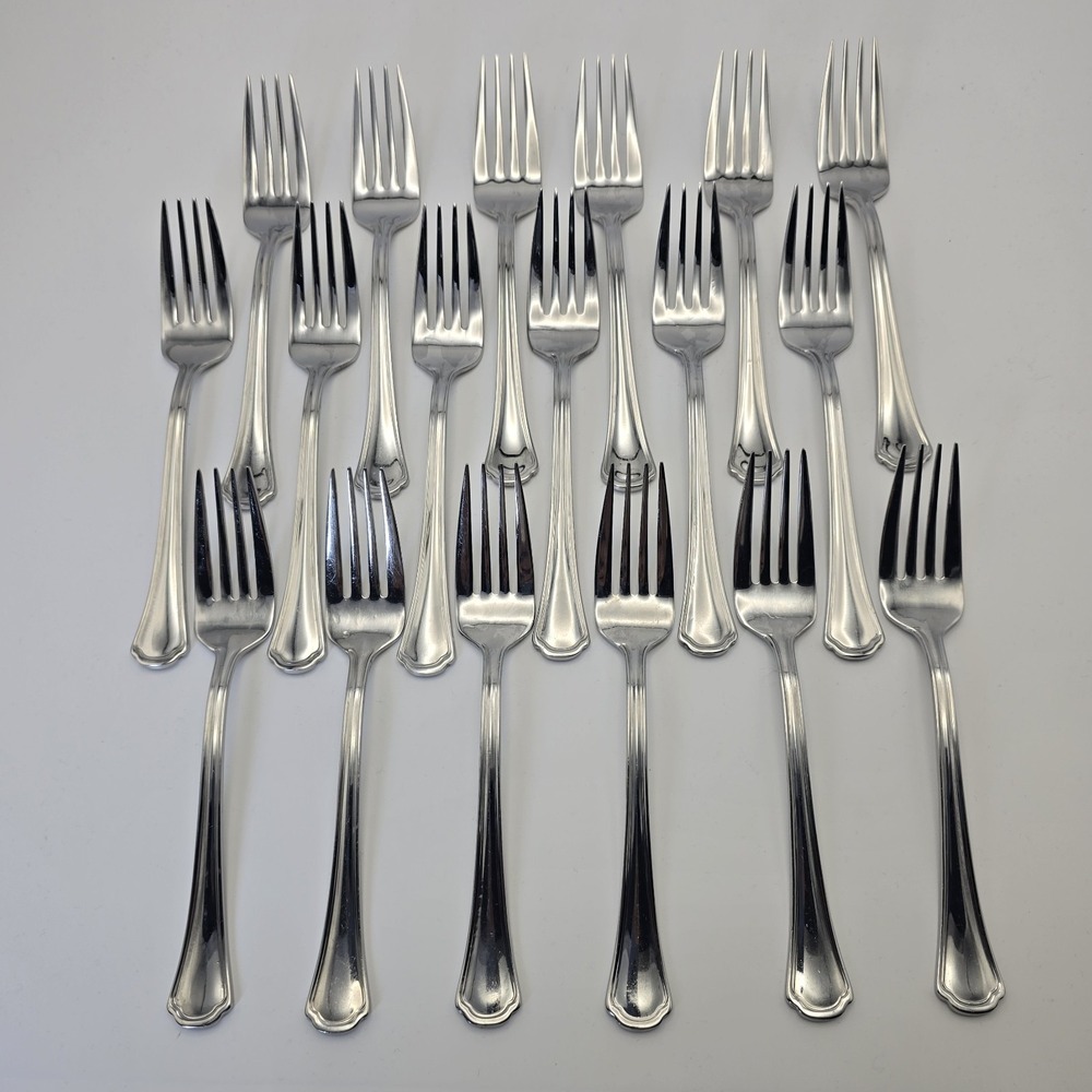 Reed & Barton Clovelly Stainless Salad Forks Set of 18 Flatware 7 1/8